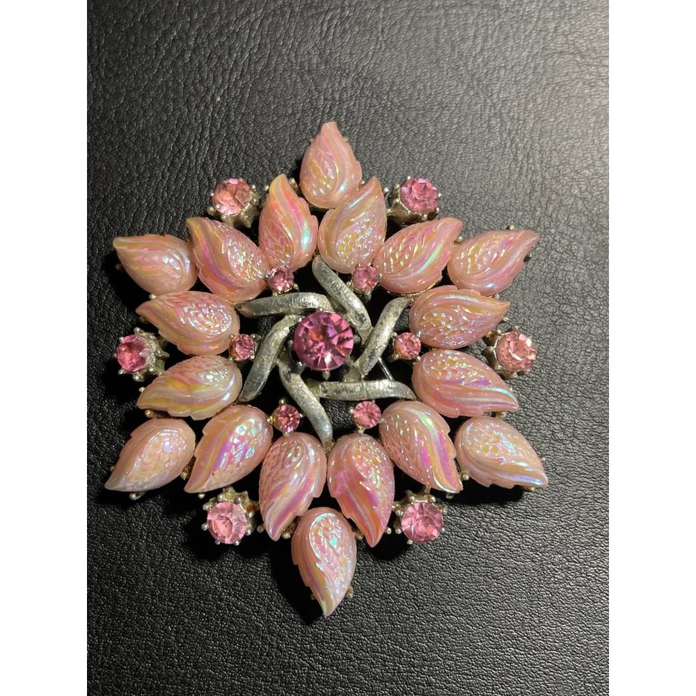 Unusual CORO Pegasus Pink Molded Glass Gold Tone F